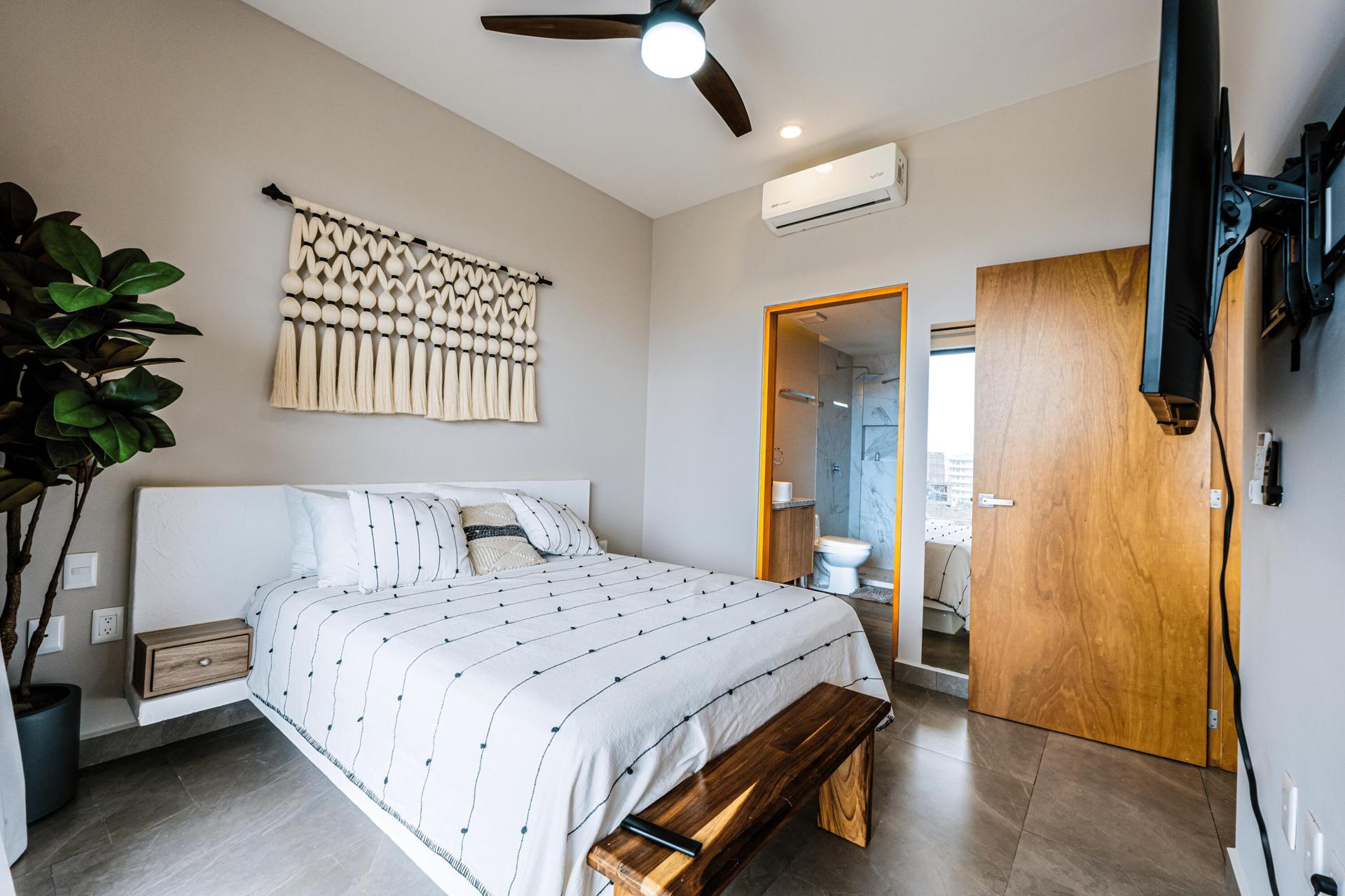 La Mar Condo, Cabo Corridor