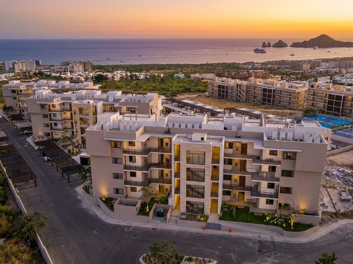 Salomon De La Cruz Perez, Tramonti Paradiso, Cabo Corridor