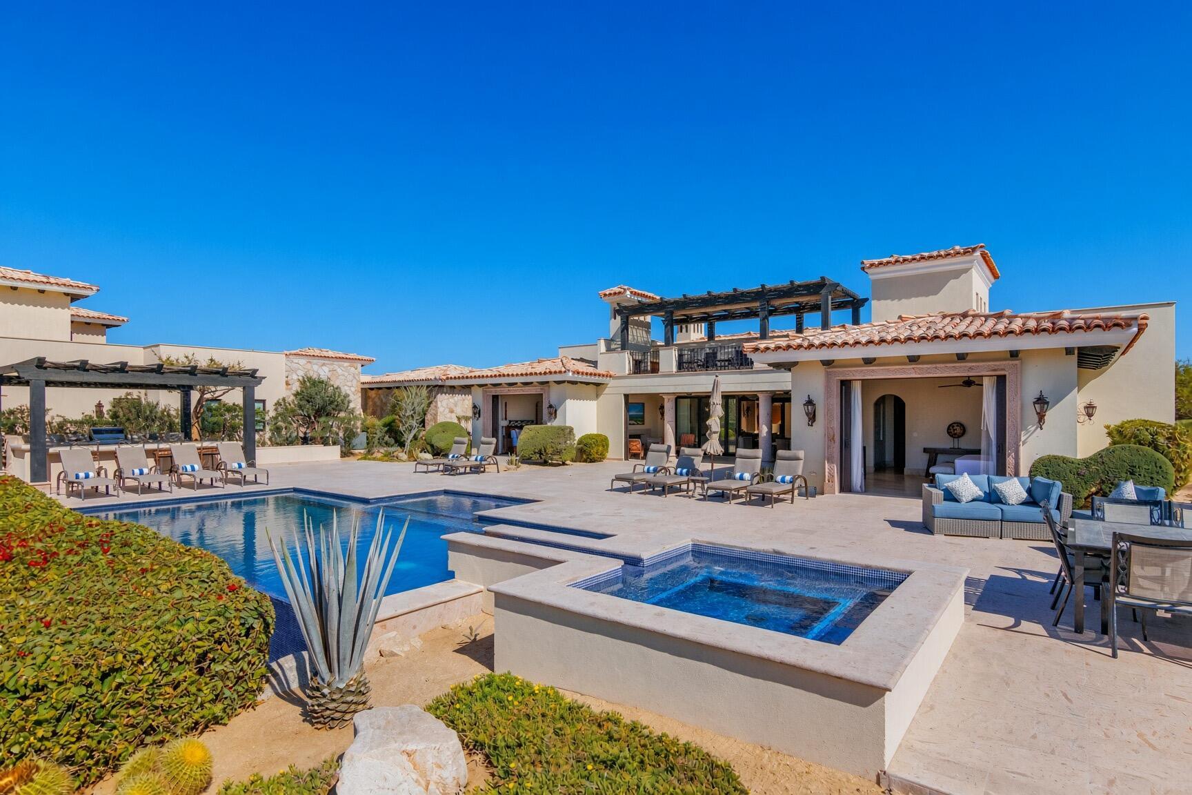 Villa 23, Pacific