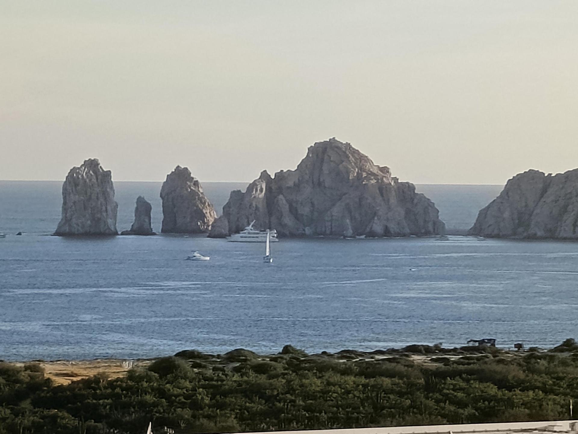 Vela Ocean View, Cabo Corridor